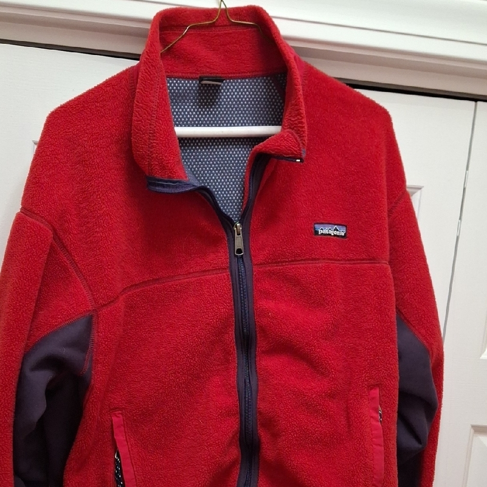 Patagonia Men's Large Red PEF Fleece Jacket
